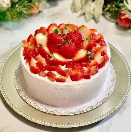 SPOTPH: The Prettiest Pink Strawberry Cakes for a Truly Ravishing Dessert Spread